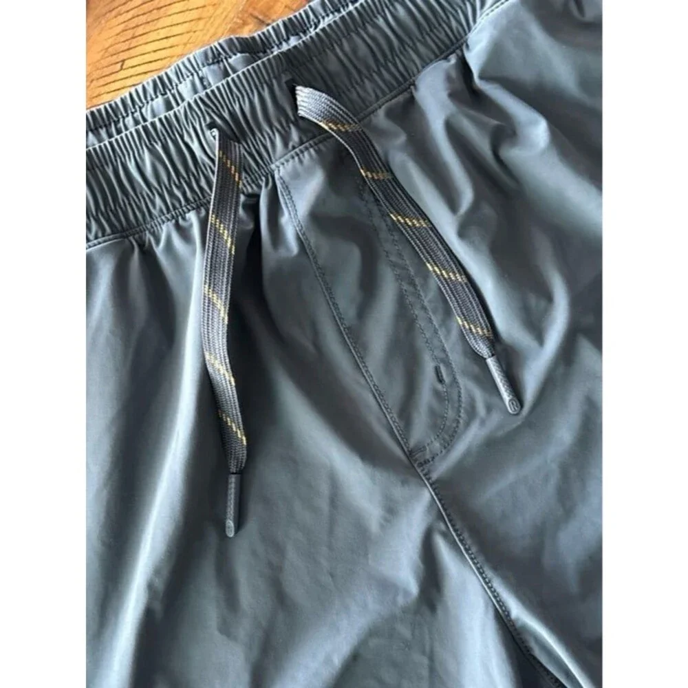 Rhone Pursuit Shorts - 5 inch - Picture 9 of 12